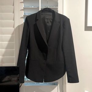 Gorgeous hi-lo tailored blazer
